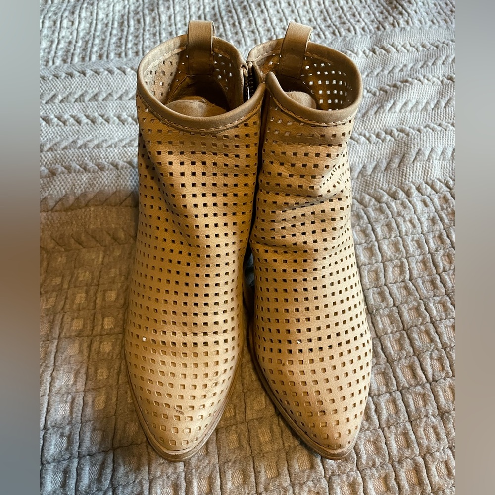 Dolce Vita Booties